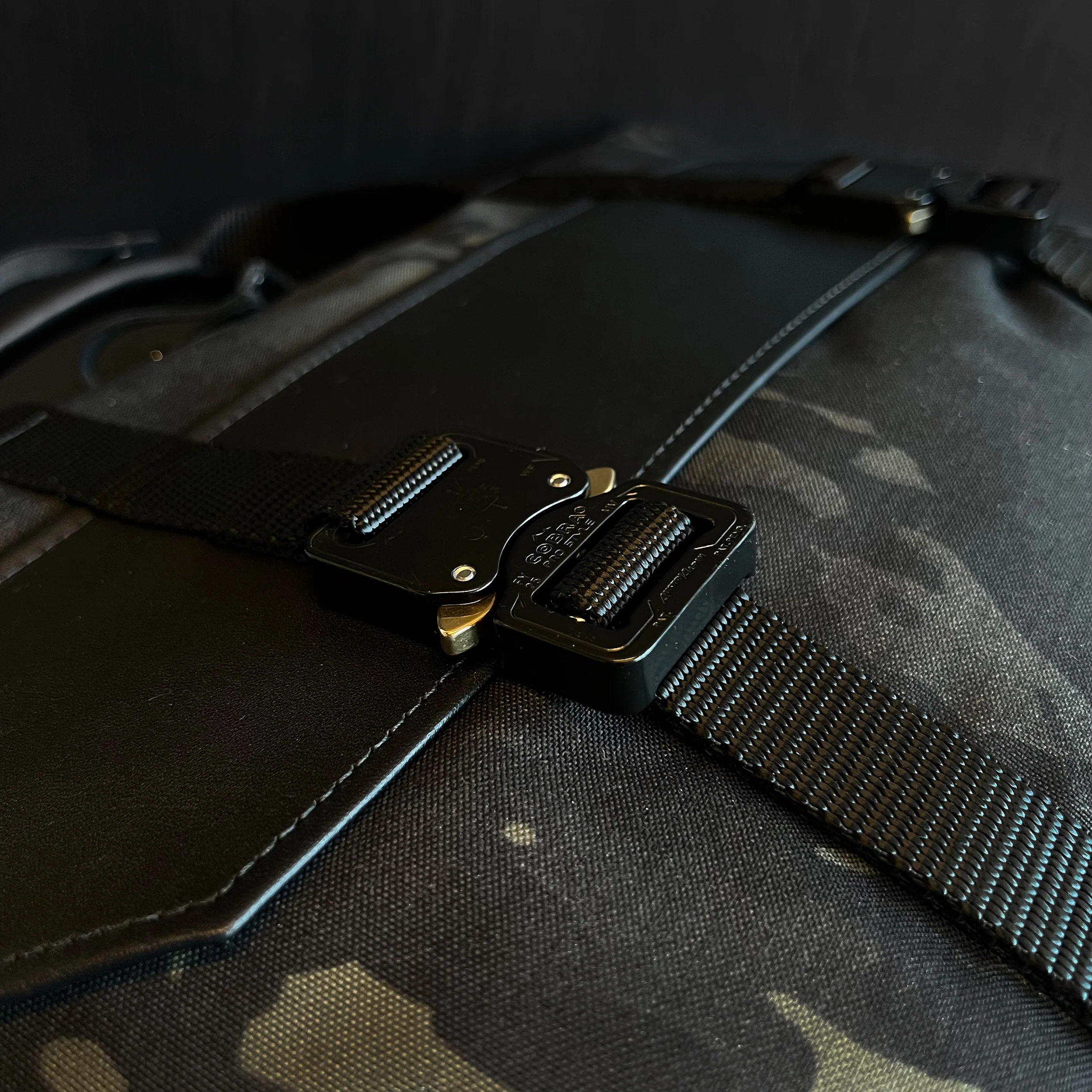 Defender Rogue Camo MultiCam Black™ CORDURA® x Coyote X-Pac™ / Low Stock - Image 10