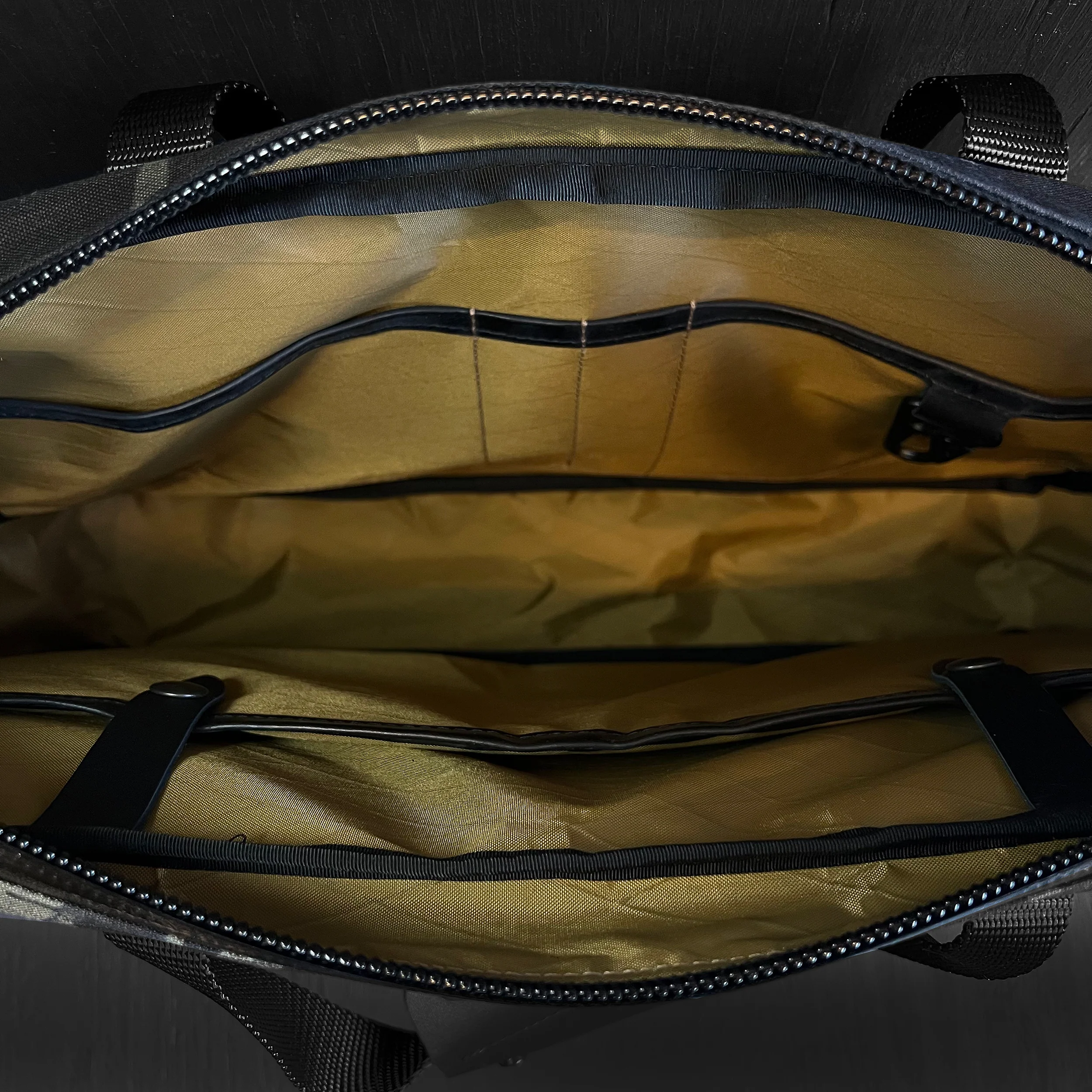 Defender Rogue Camo MultiCam Black™ CORDURA® x Coyote X-Pac™ / Low Stock - Image 2
