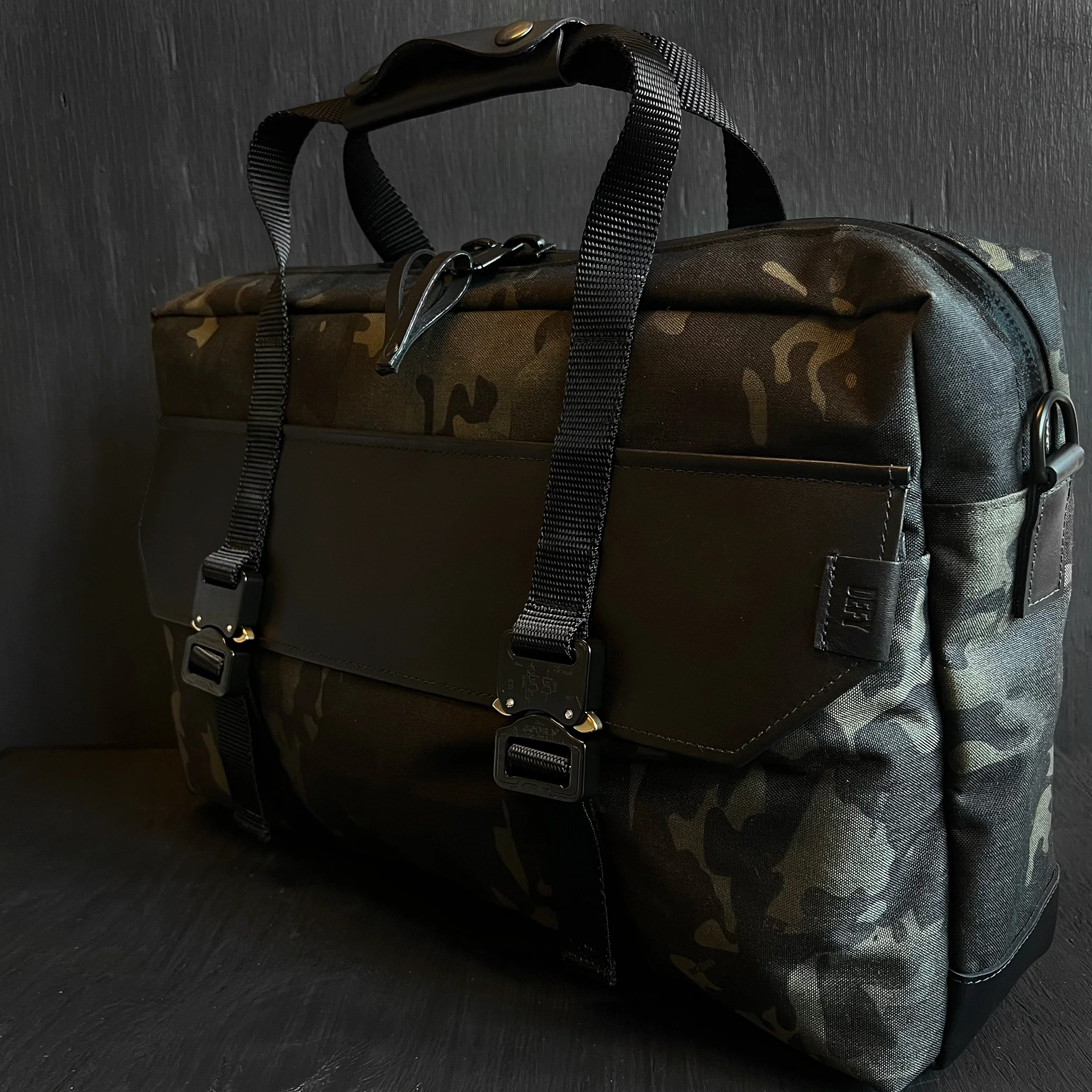 Defender Rogue Camo MultiCam Black™ CORDURA® x Coyote X-Pac™ / Low Stock - Image 3